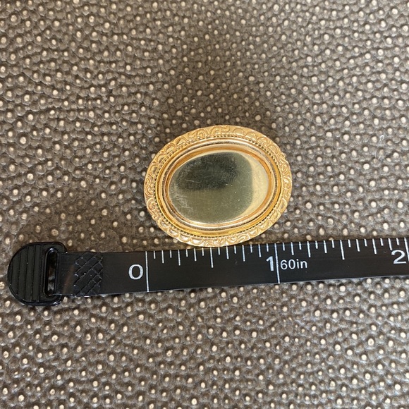 Engrave-able Gold Brooch - Picture 6 of 7